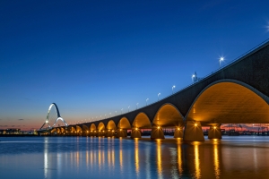 De Oversteek Bridge in Nijmegen at dusk